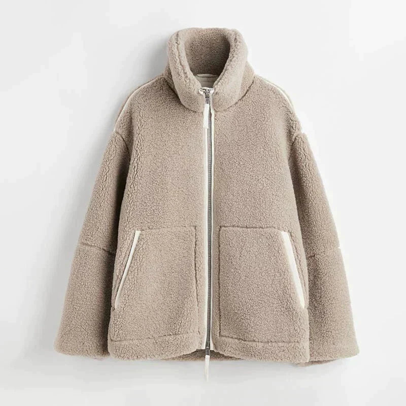 Veste teddy oversize, vue de côté