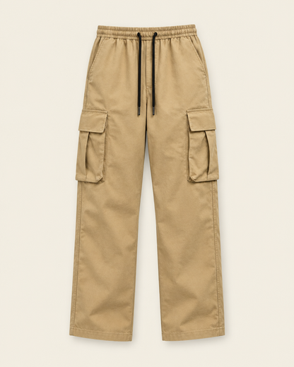 Pantalon cargo droit kaki, packshot sur fond ivoire