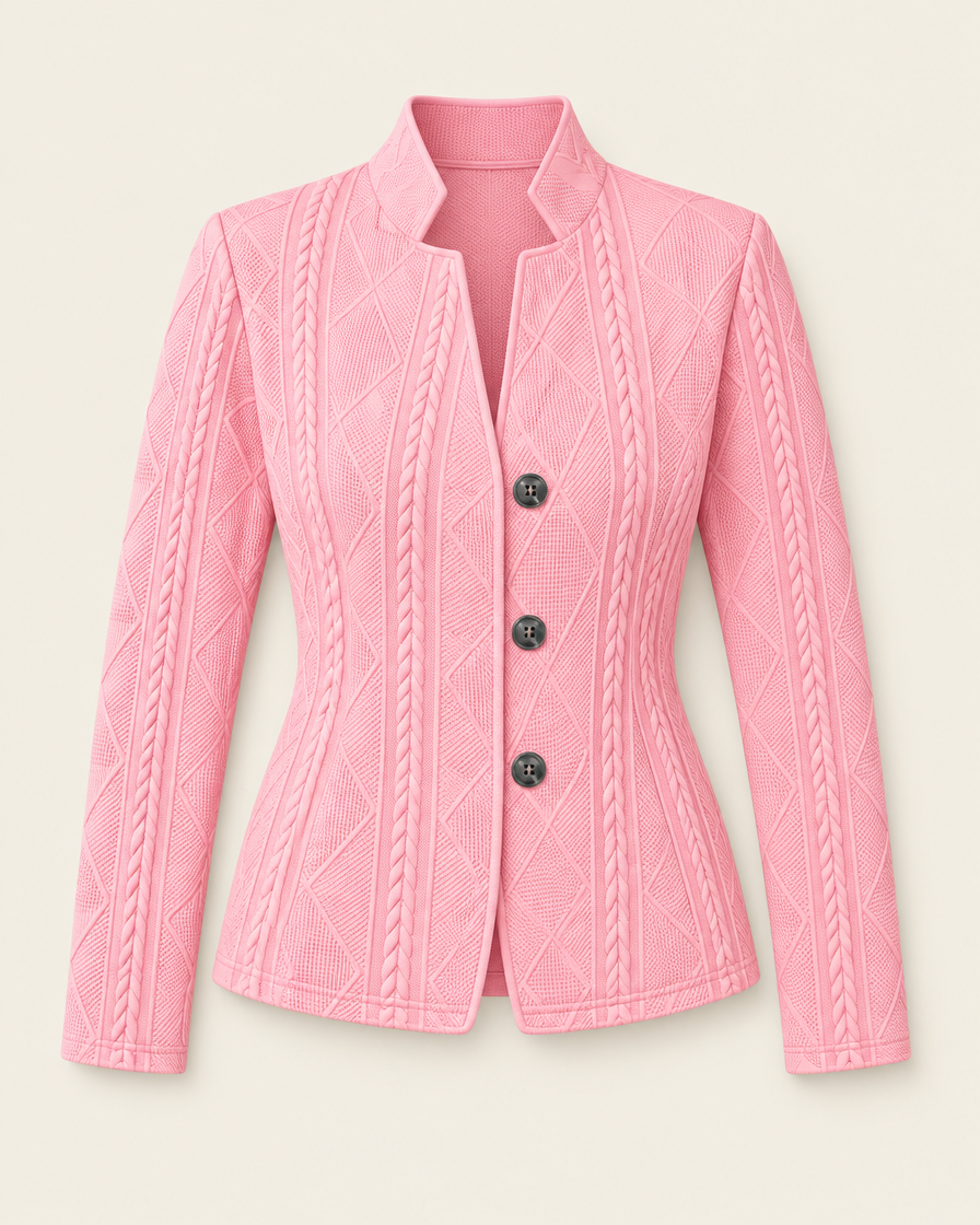 Blazer rose boutonné en maille texturée, packshot sur fond ivoire